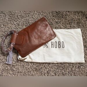 NWT Hobo Sable Wristlet Patina